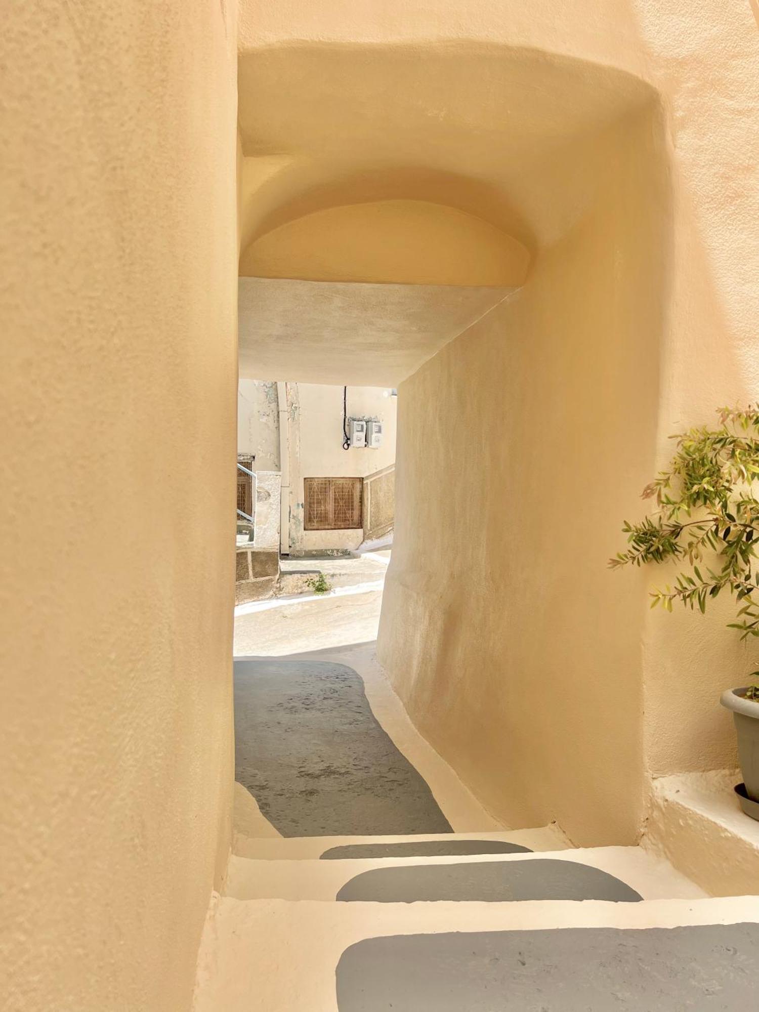 Camara'S Gem Apartment Poros Town Bagian luar foto