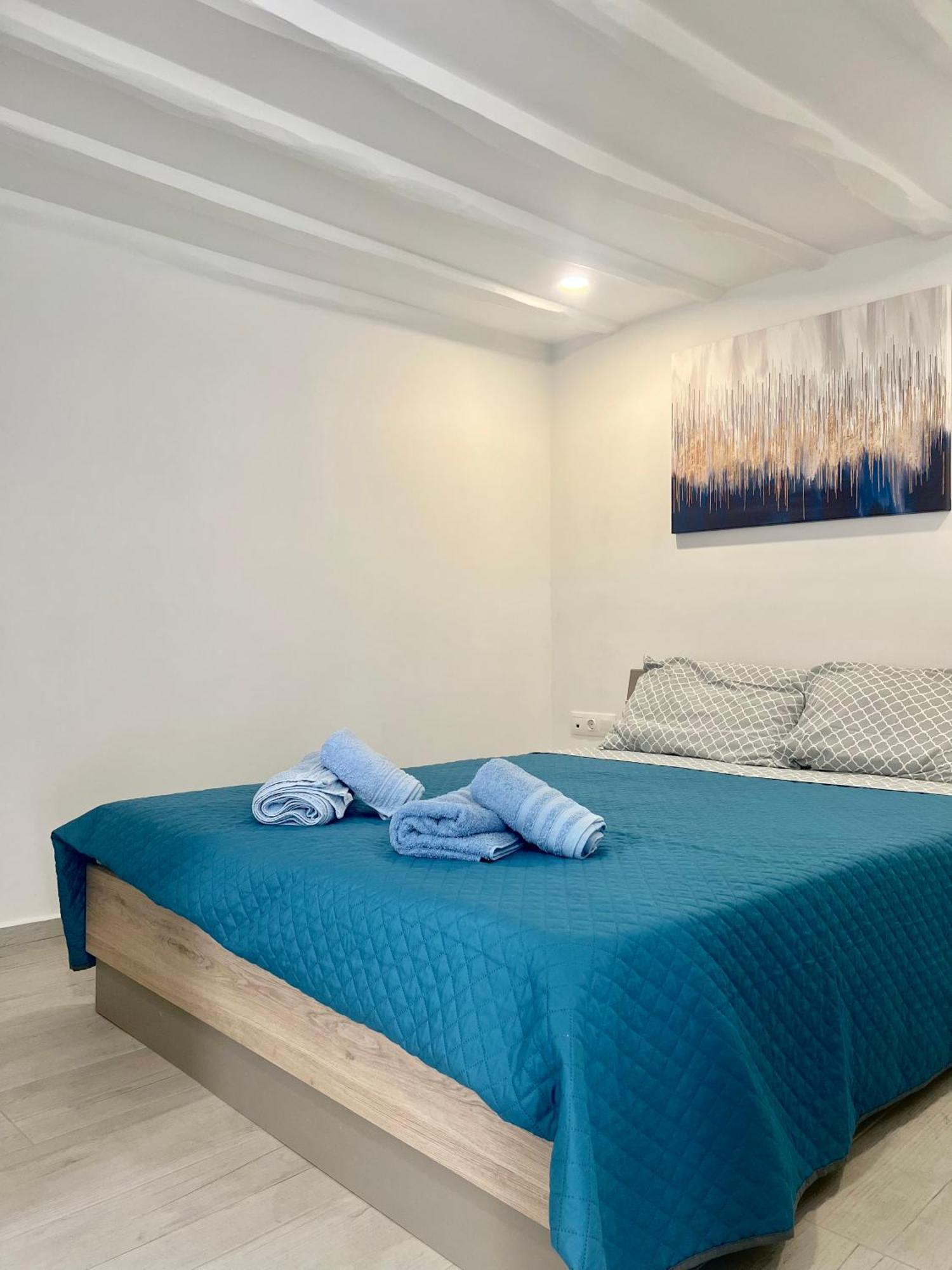 Camara'S Gem Apartment Poros Town Bagian luar foto